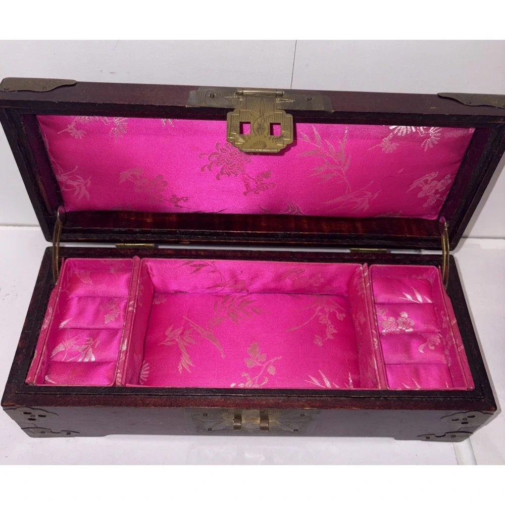 Vintage Beautiful Chinese Locking‎ Wood Jewelry Box Jade Inlay Brass Mounts - Picture 7 of 9